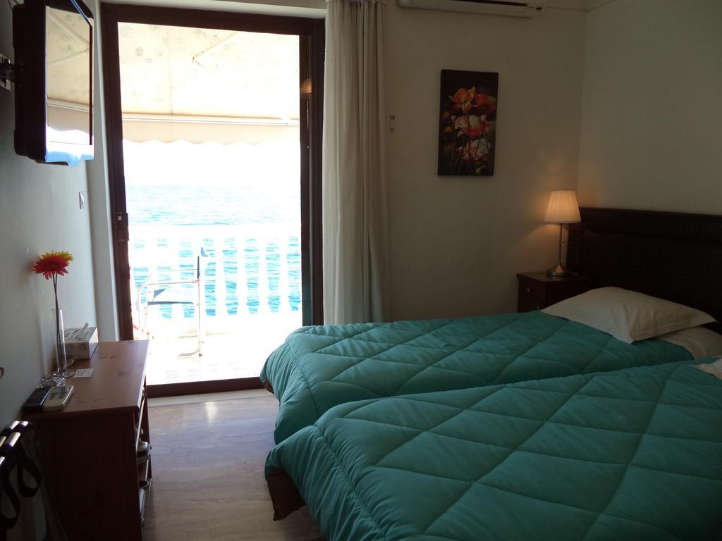 Antonios Rooms Akrata Extérieur photo