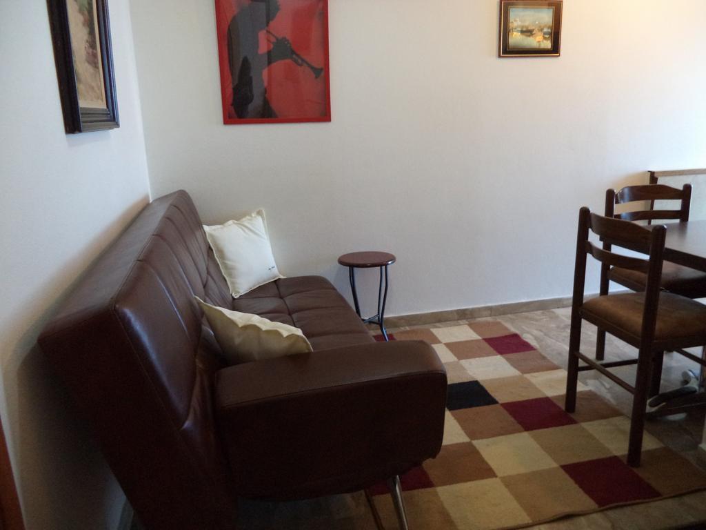 Antonios Rooms Akrata Extérieur photo