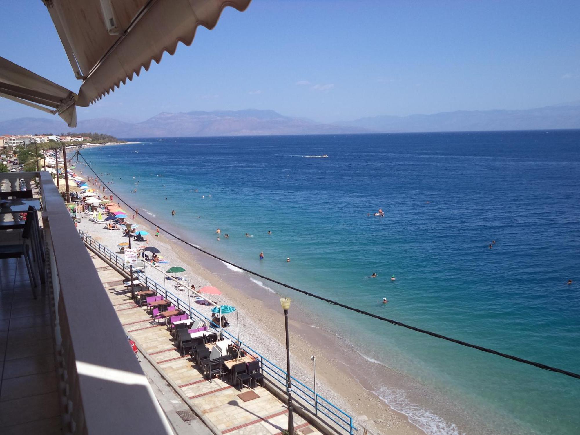 Antonios Rooms Akrata Extérieur photo