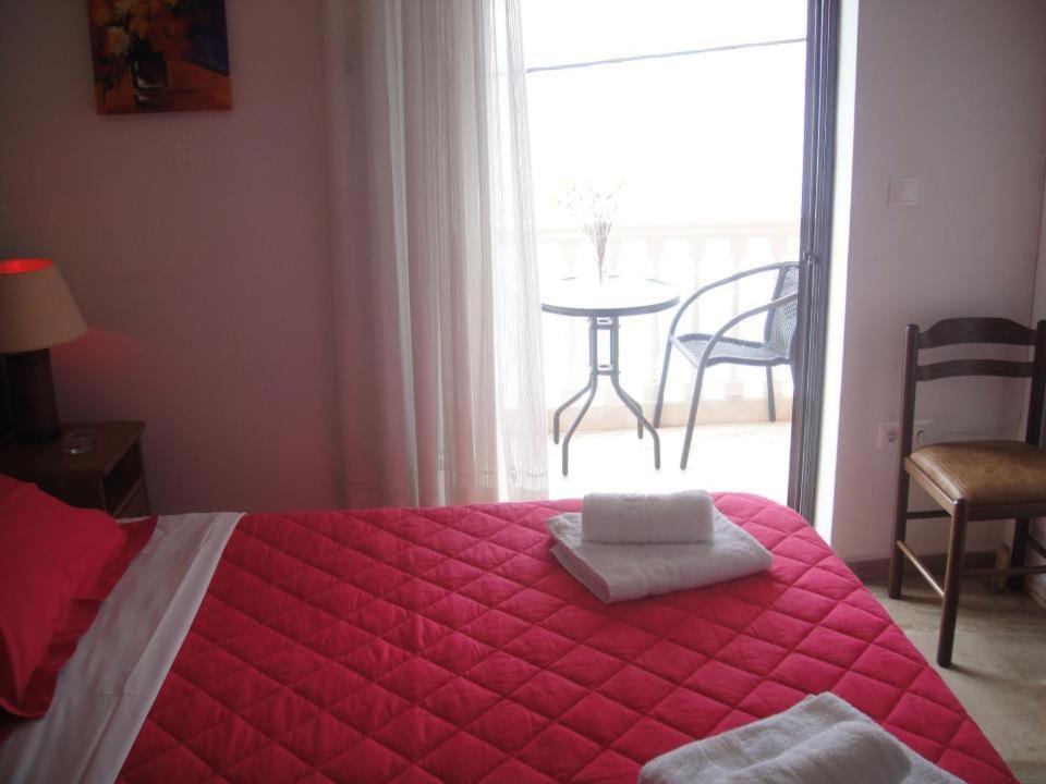 Antonios Rooms Akrata Chambre photo