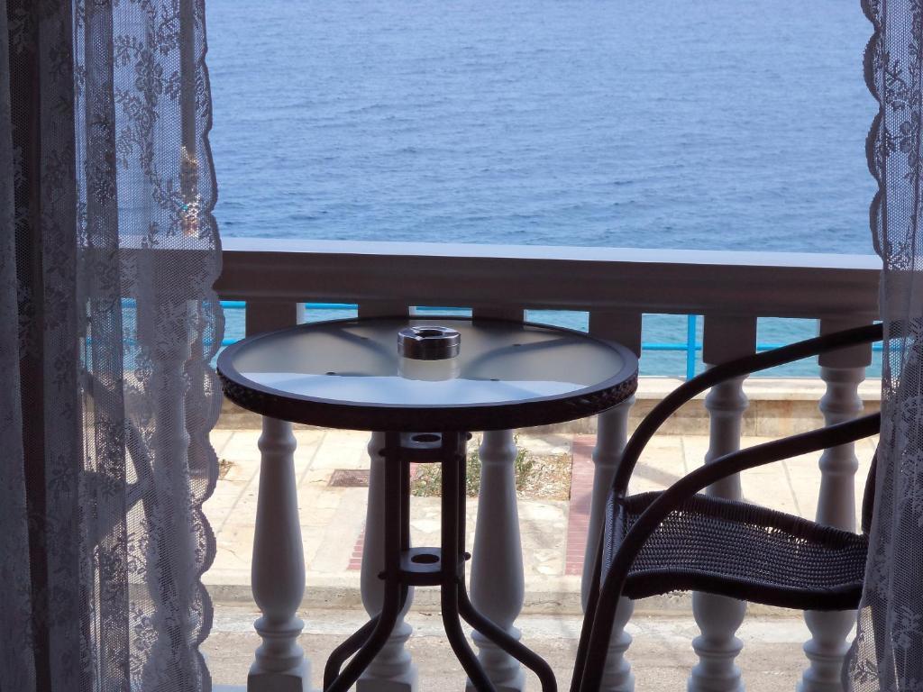 Antonios Rooms Akrata Extérieur photo